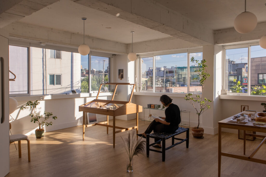 コロナ時期にソウルで生まれたスタイリッシュな空間4選——カフェ併設のライフスタイル型セレクトショップ