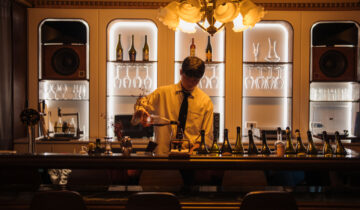 台北自然酒吧Tik & Sip——藏身西門鐘錶世家老宅，結合新實驗場域CollaPlay