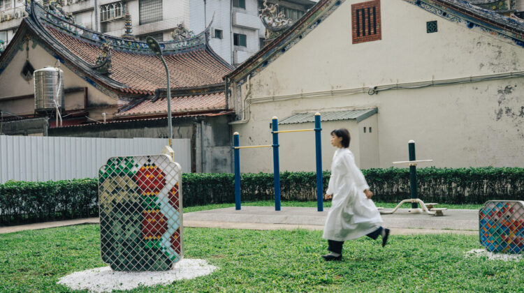 意外發現新莊的可愛街區：在老街新生的「新莊廟街」，看藝術品、吃鹹光餅和草莓臭豆腐？！