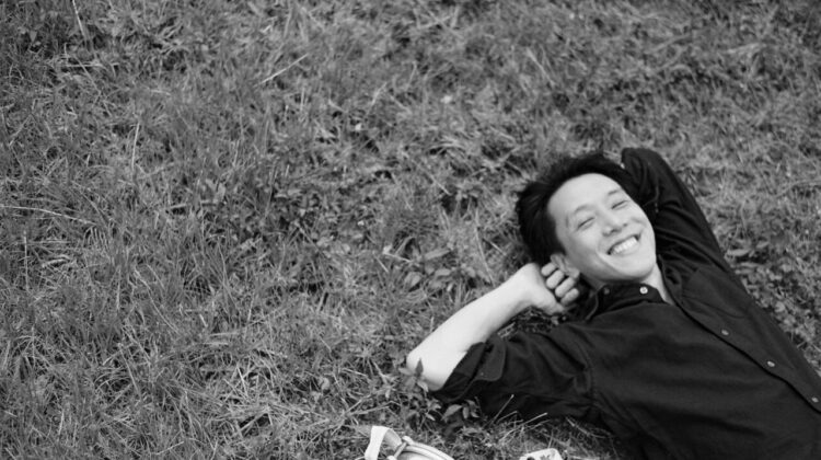 笑得太自在了——陳穎達與《Live Without Irony》的自由爵士練習。